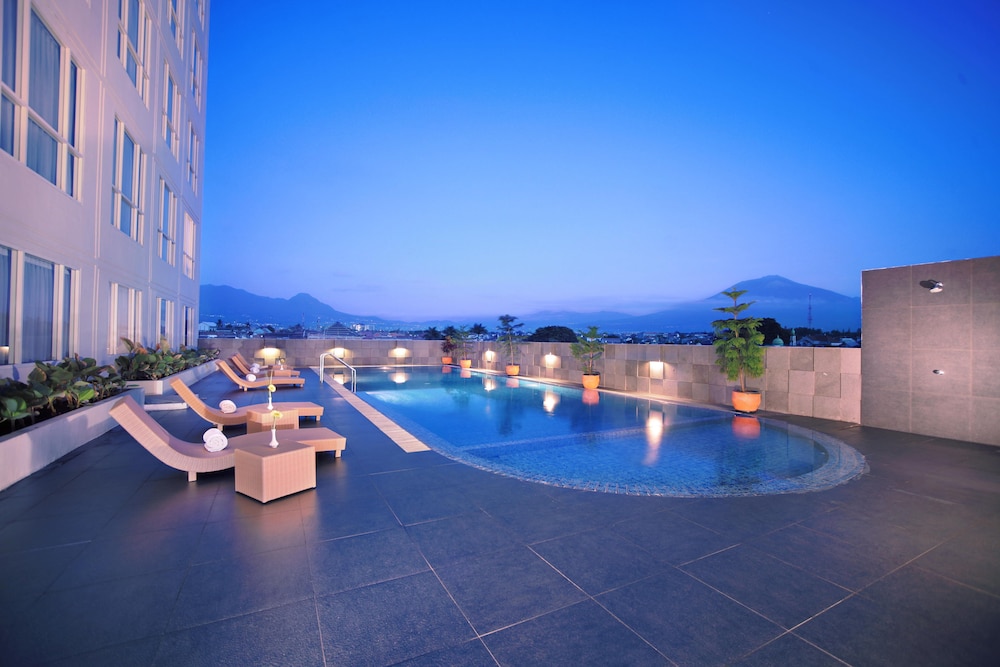 Atria Hotel Malang 59/63
