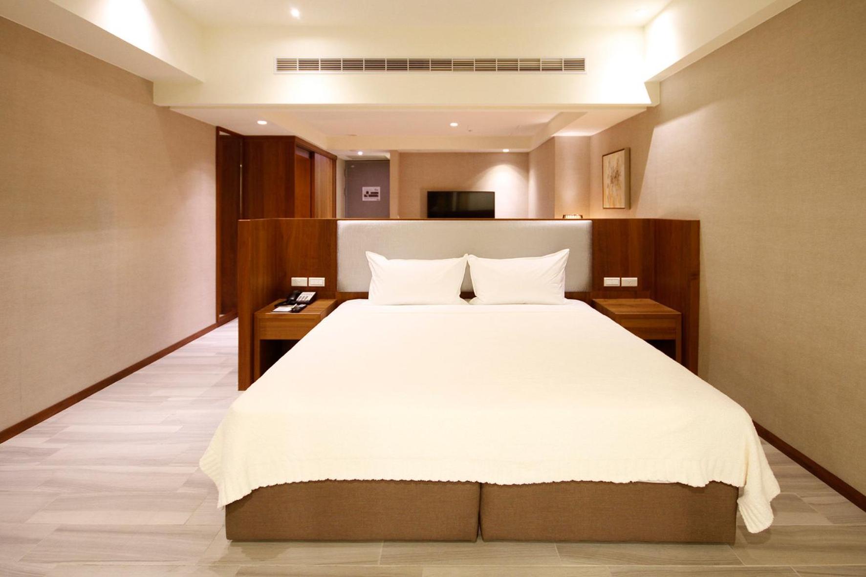 Honeymoon, Suite, Grand Bay Resort 4/7