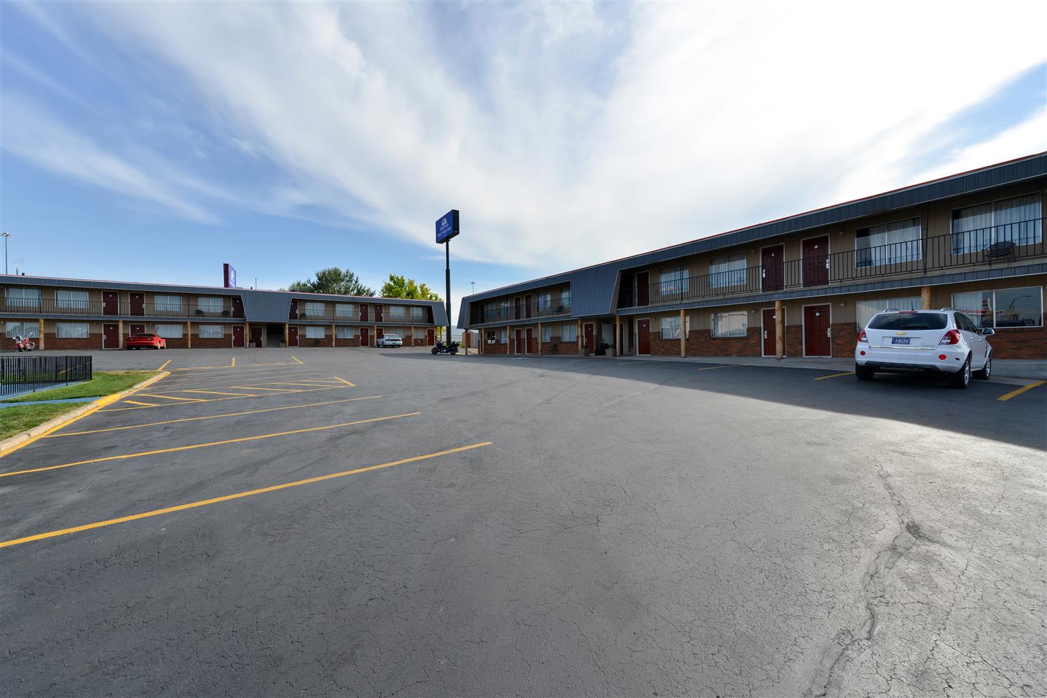 Americas Best Value Inn-Wall 28/29