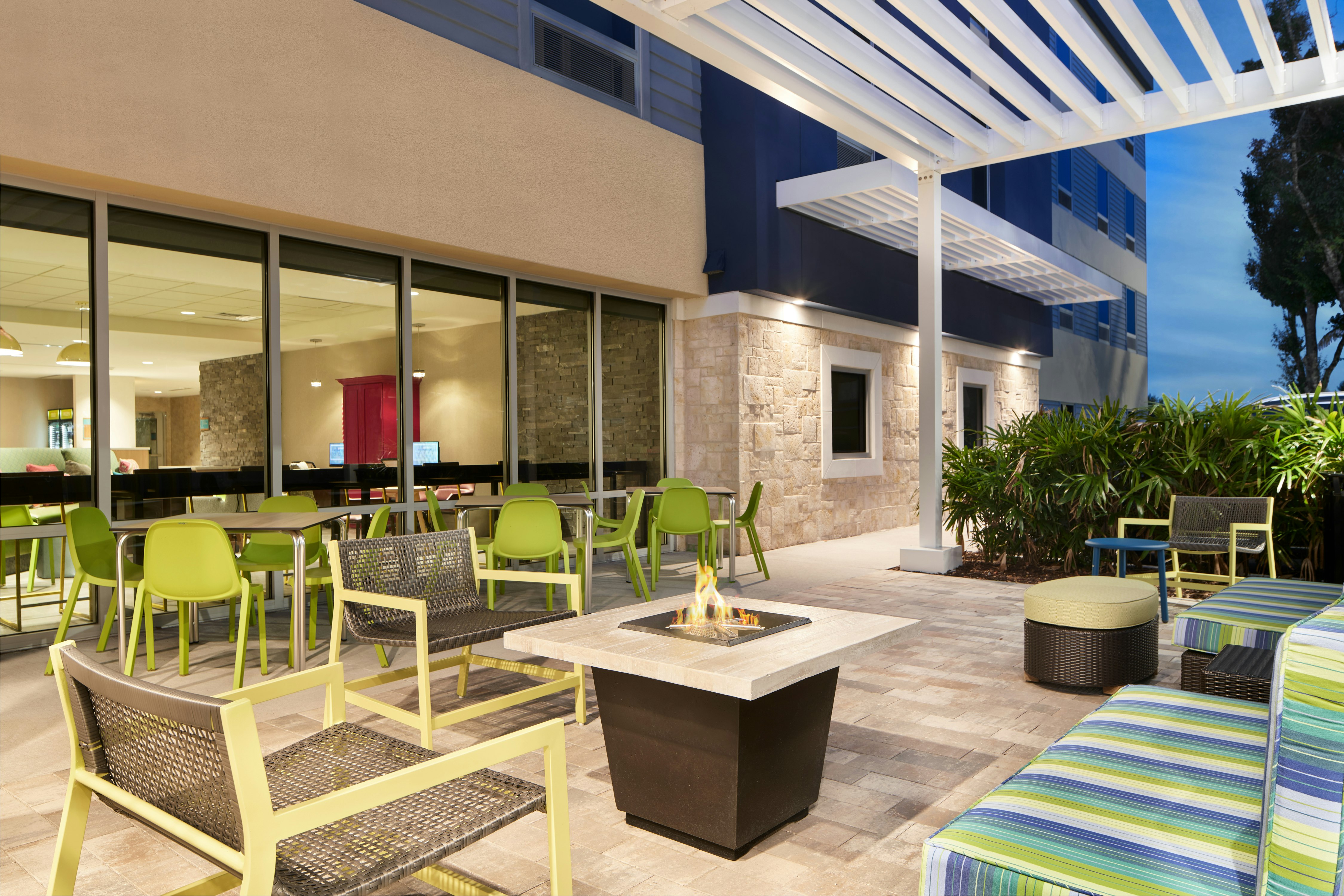 Home2 Suites by Hilton Palm Bay Melbourne I 95 30/40