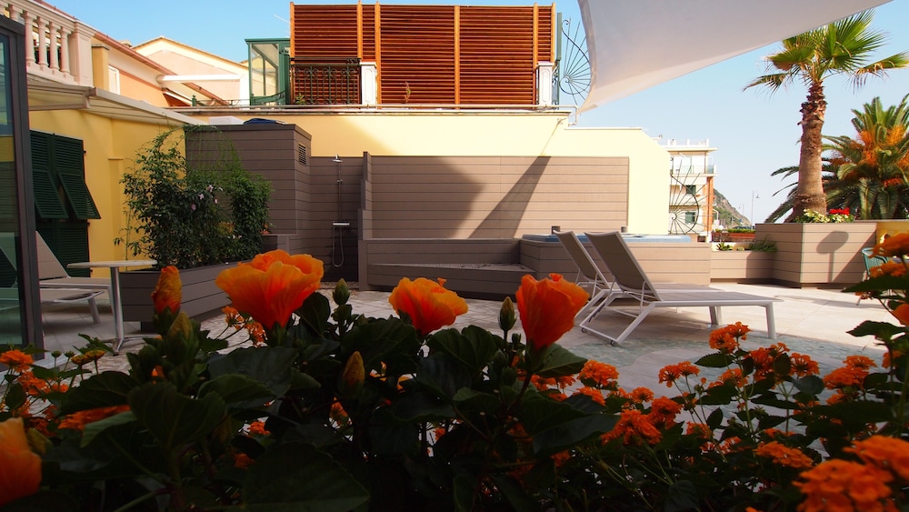 Piccolo Hotel 50/56