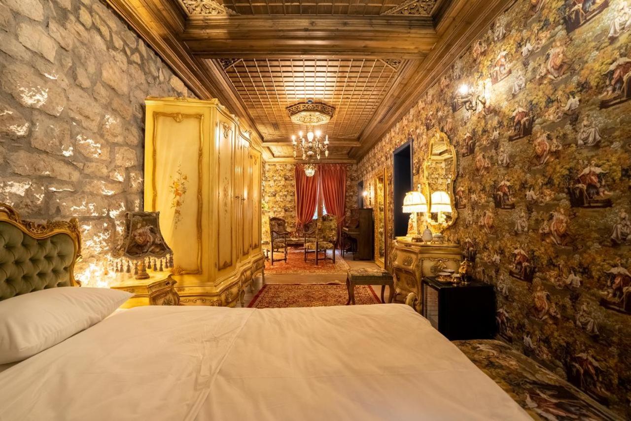 Castle Boutique Hotel 53/63