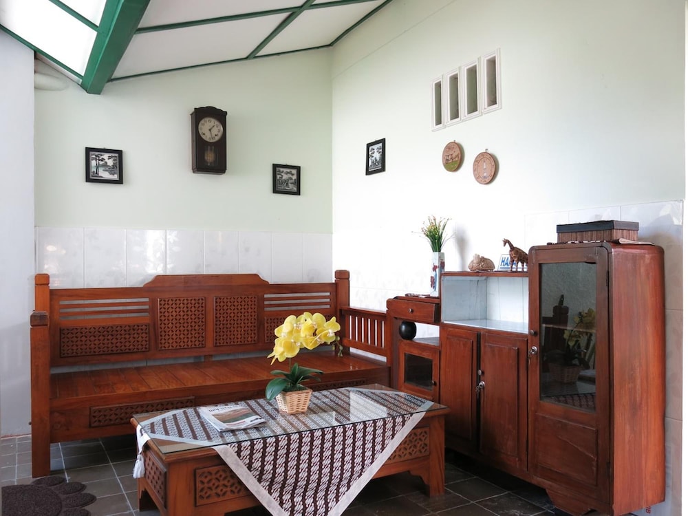 Pamularsih Homestay 32/44