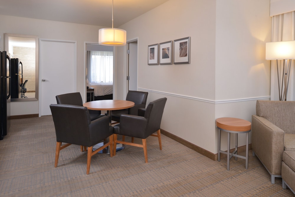 Holiday Inn Express Suites Pocatello 66/97