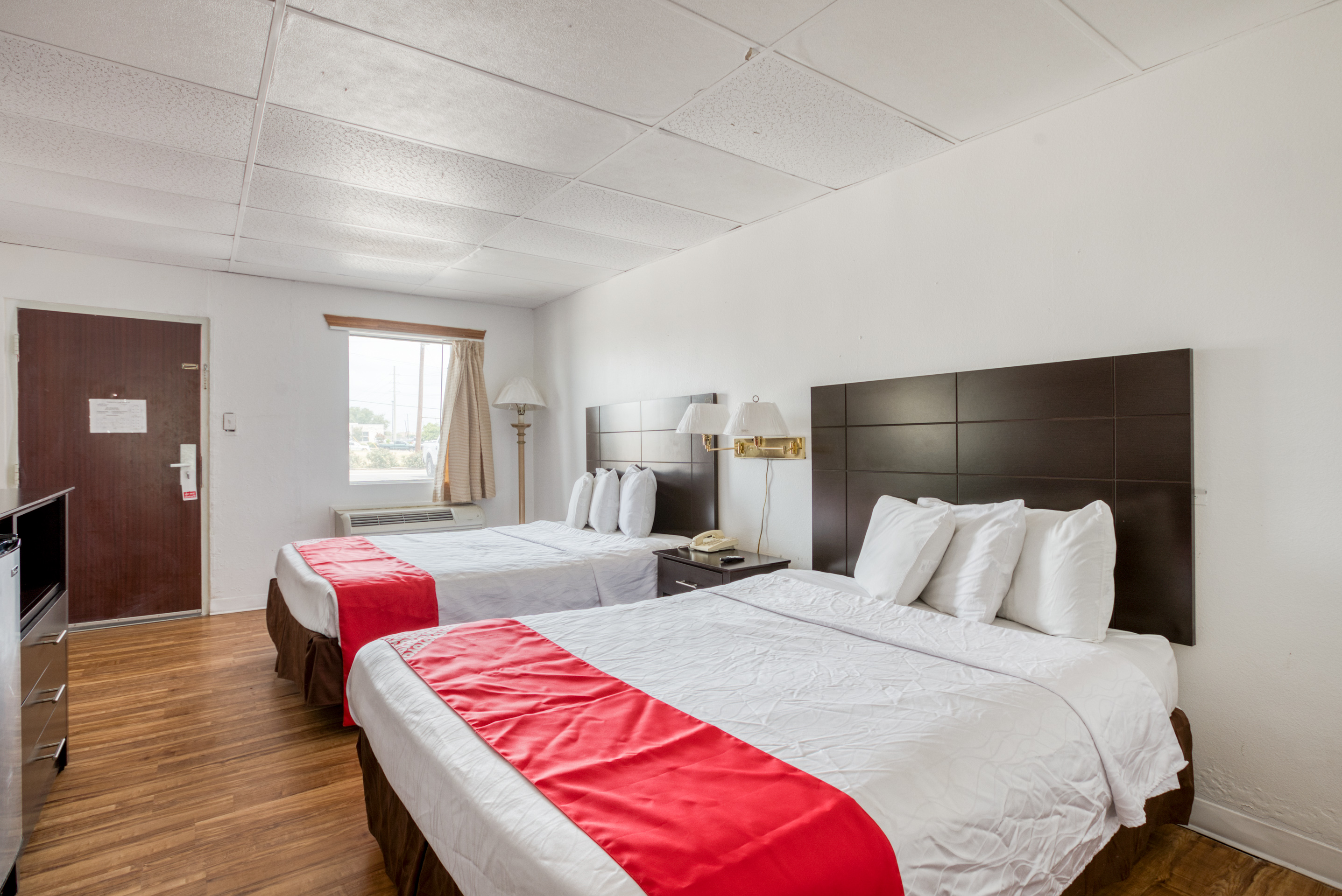 ROOM, 2 DOUBLE BEDS
