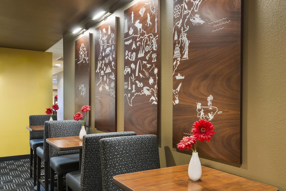 Towneplace Suites By Marriott Pensacola 7/52