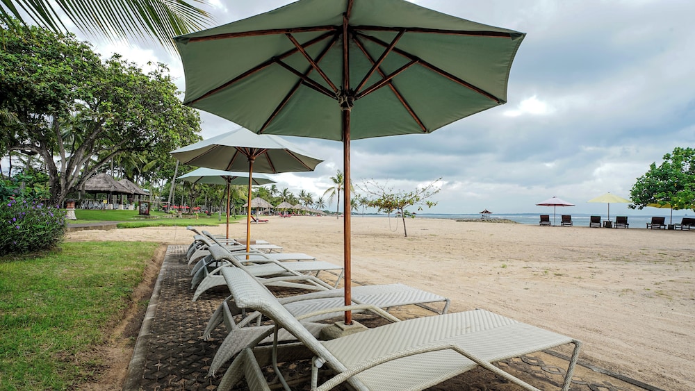 Grand Whiz Hotel Nusa Dua 68/75