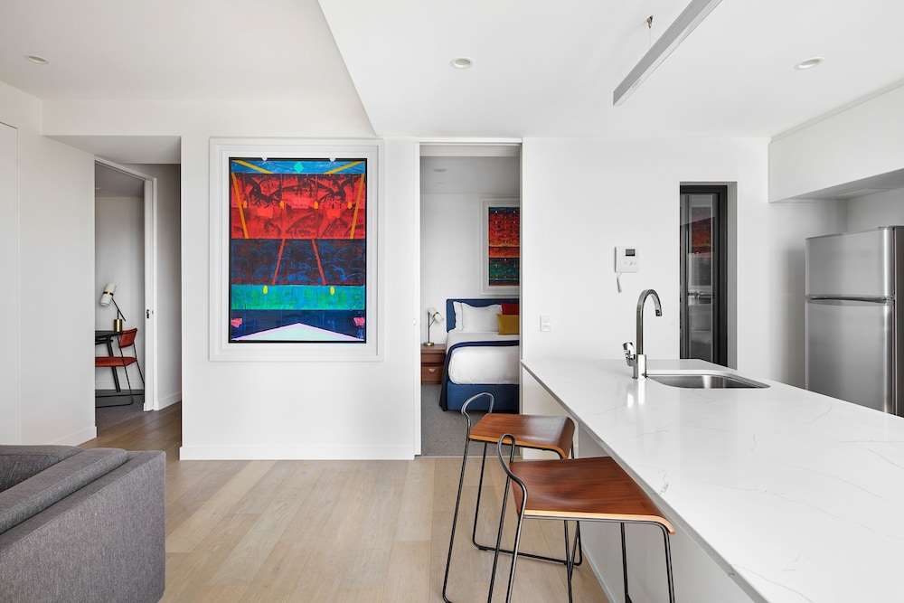 The Johnson Brisbane - Art Series 57/77