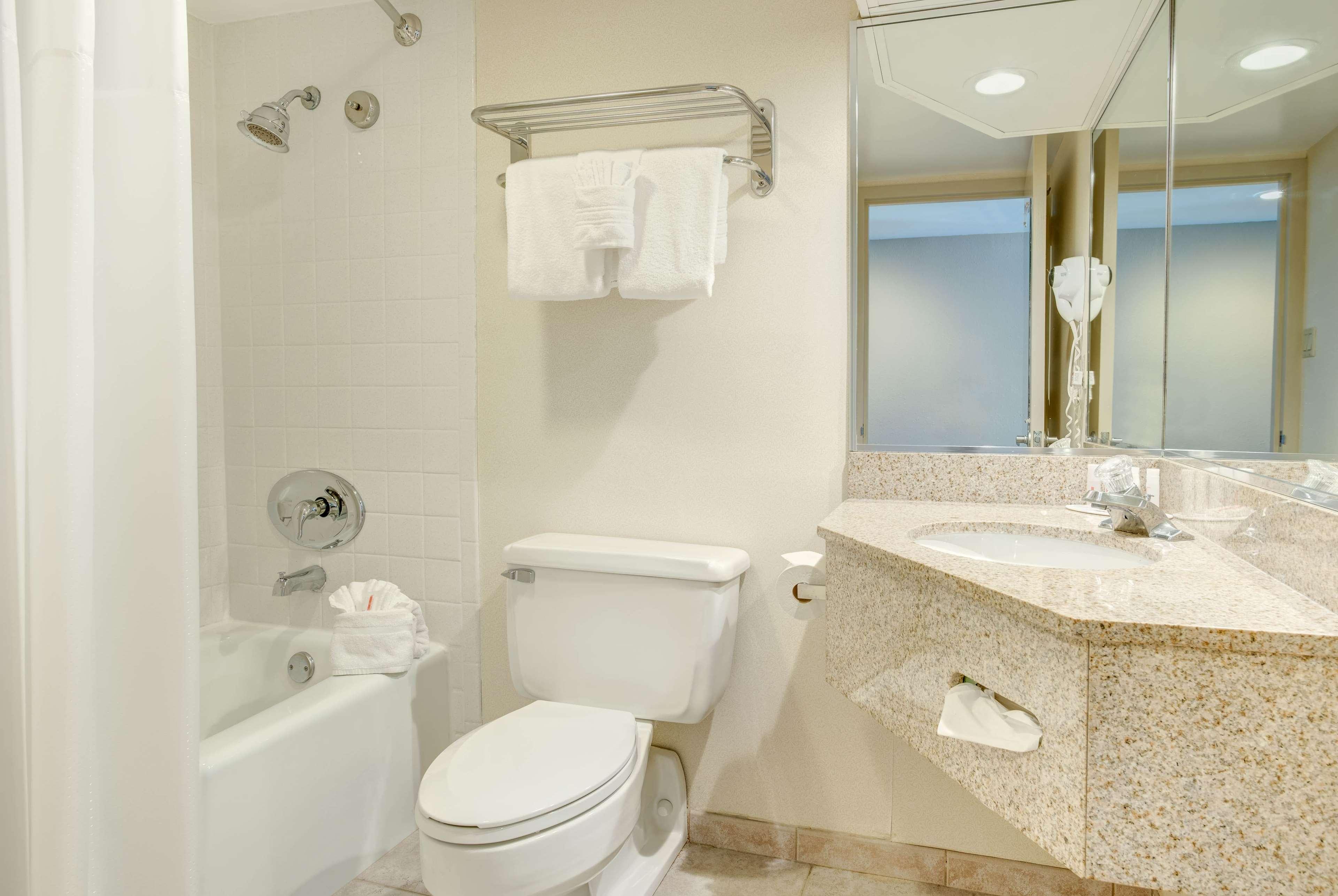 Room, Double Bed, Days Hotel by Wyndham Toms River Jersey Shore 5/8