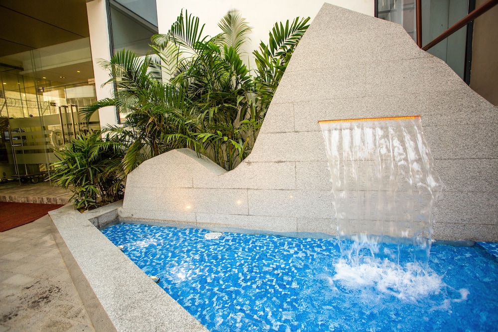 HANSA- A Premium Residence 40/49