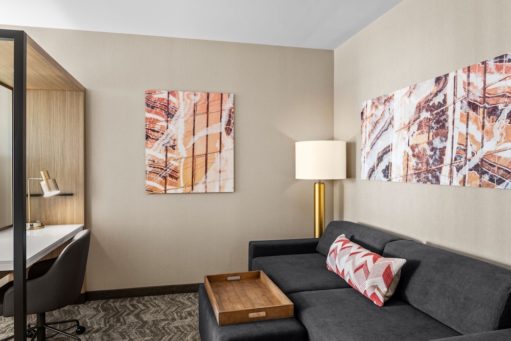 SpringHill Suites by Marriott Menomonee Falls 12/22