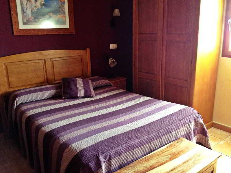 HOSTERIA SAN EMETERIO 4/15