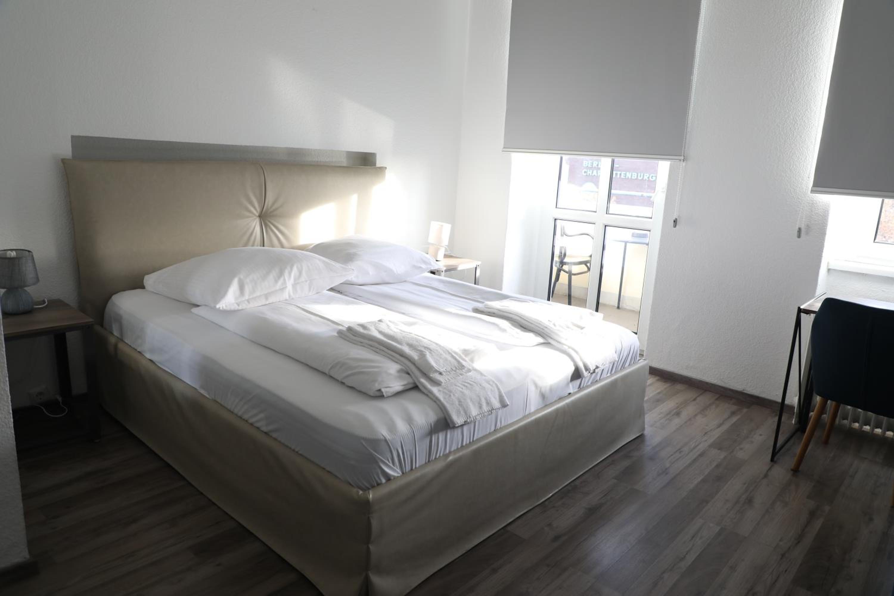 Room, Triple