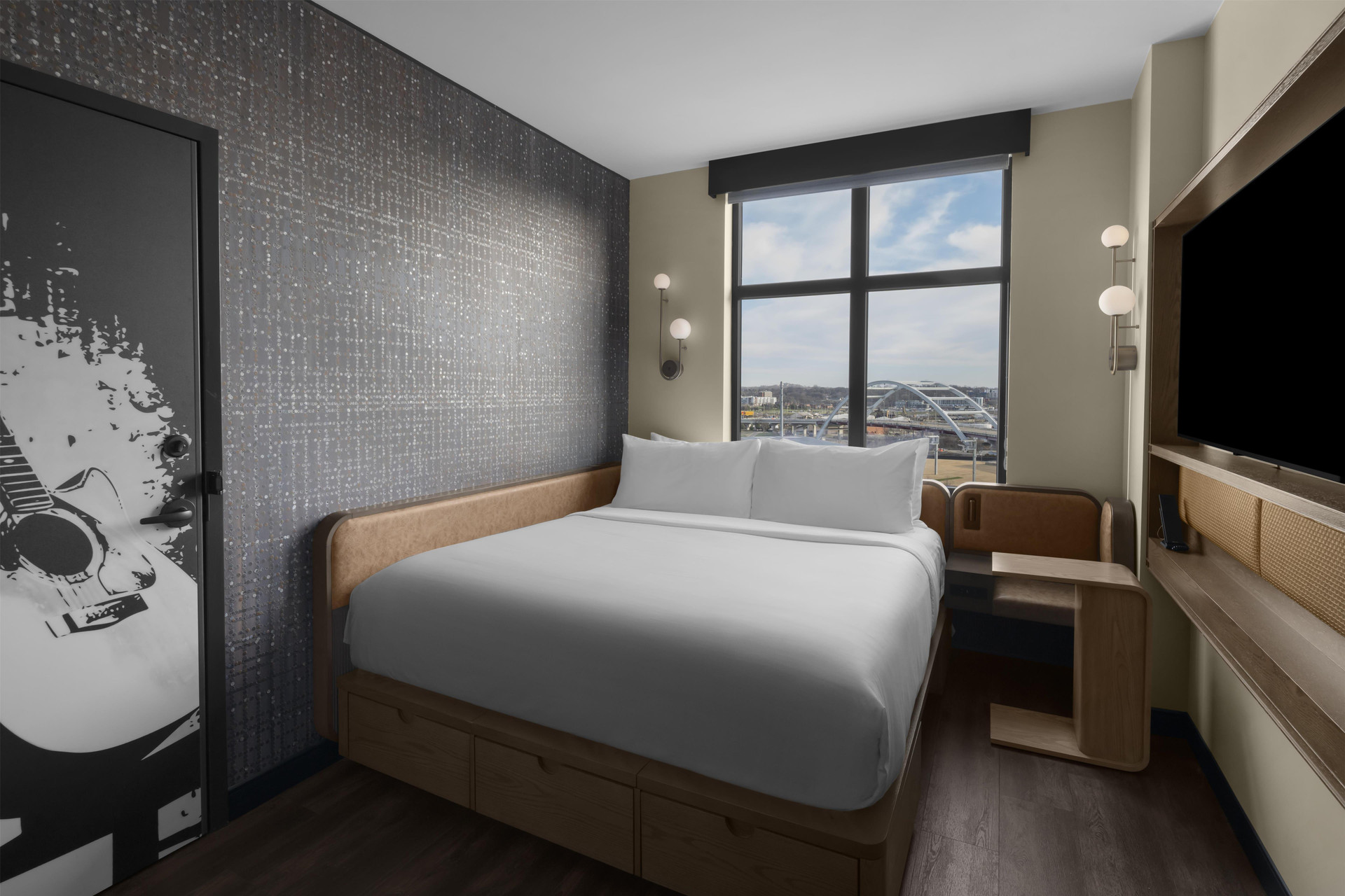 Connecting, 6 Rooms, 6 Beds, 6 Bathrooms