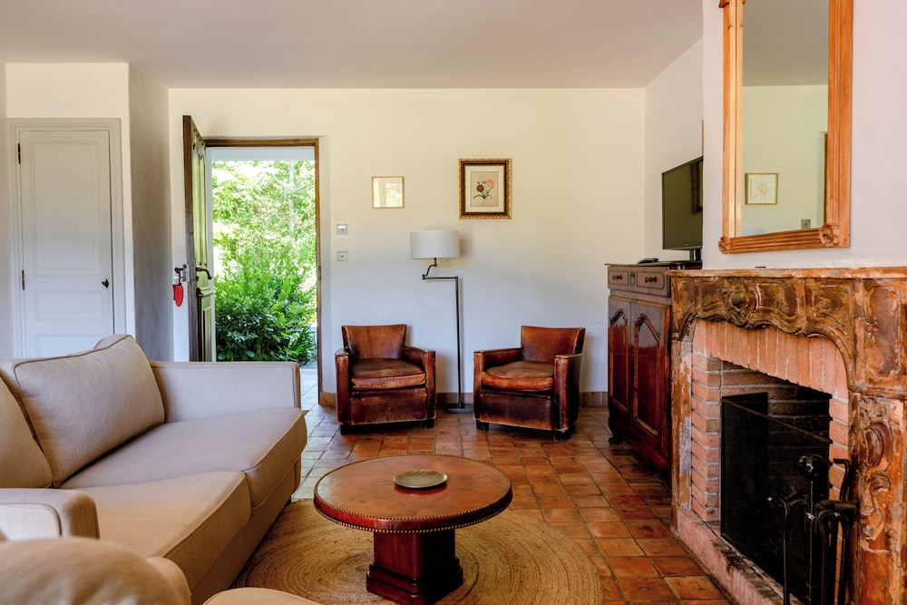 Hotel The Originals Auberge Ostape 27/50