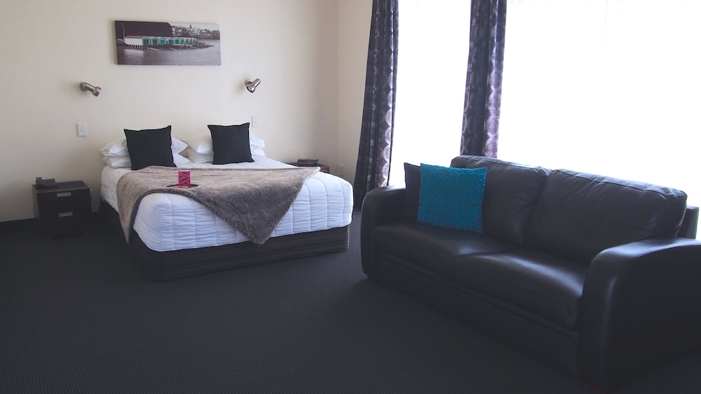 Totara Lodge 28/37