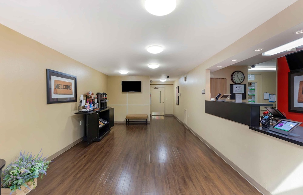 Extended Stay America-Raleigh-North Raleigh-Wake Towne Drive 11/51