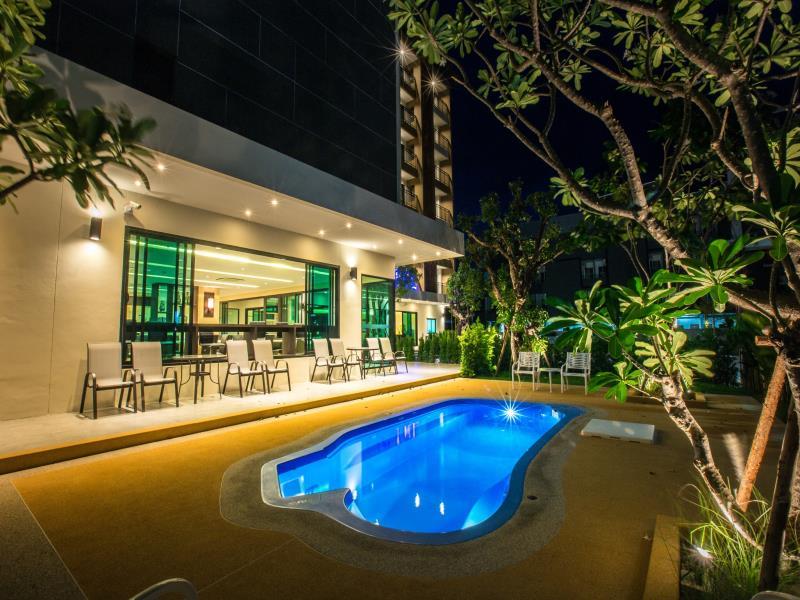 L Hotel 56/58