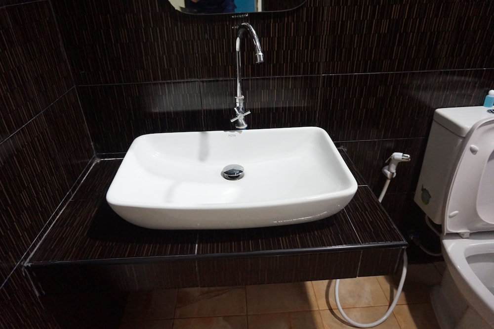 R2 Apartment Service 48/50