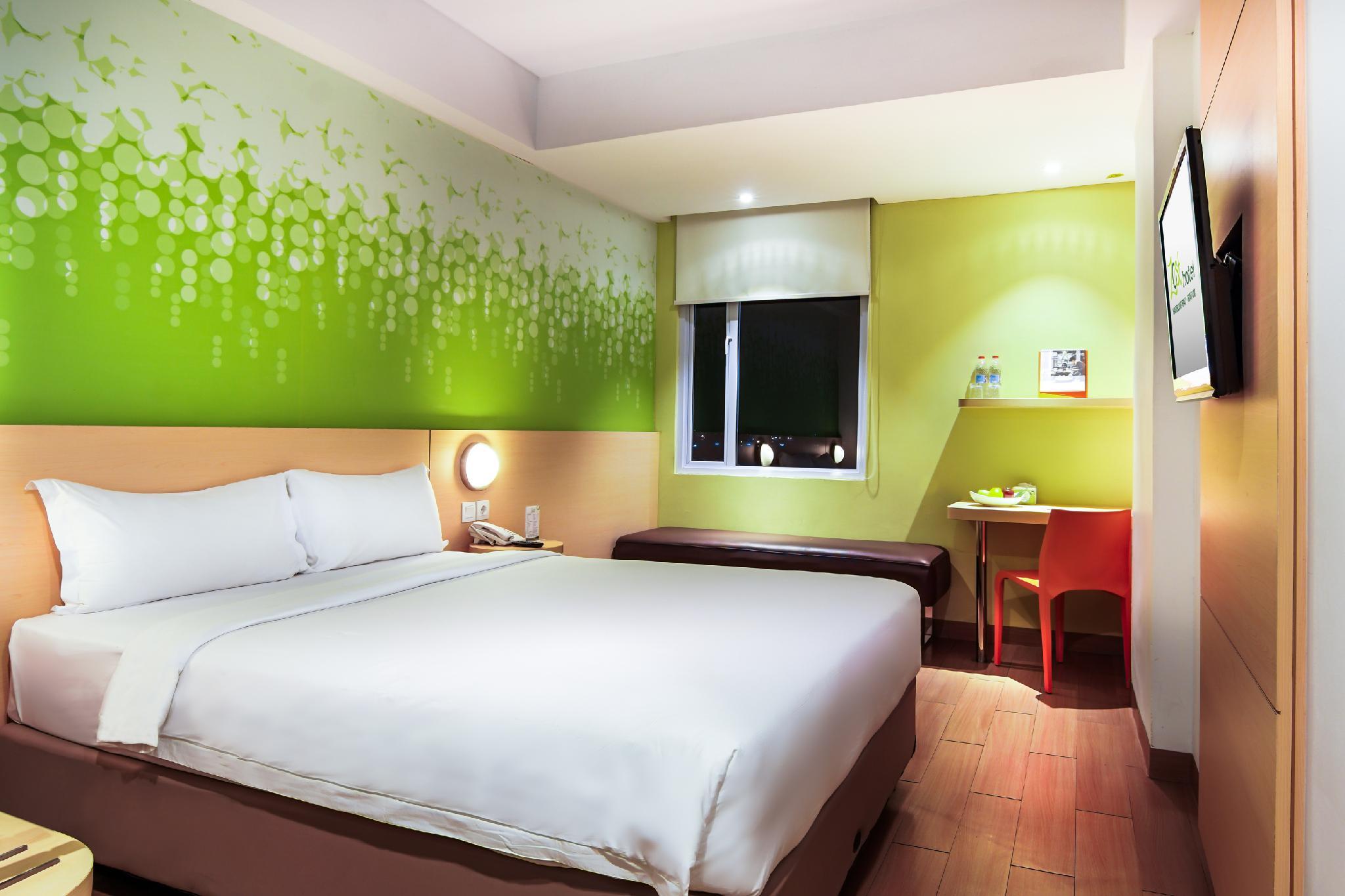 Room, Queen Bed