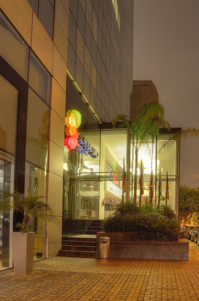 Sol de Oro Hotel And Suites 59/65