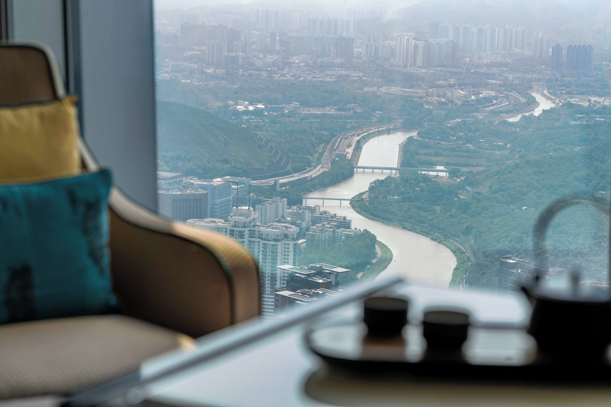 غرفة كبيرة بسرير كينج بإطلالة على المدينة، The St Regis Shenzhen 7/7