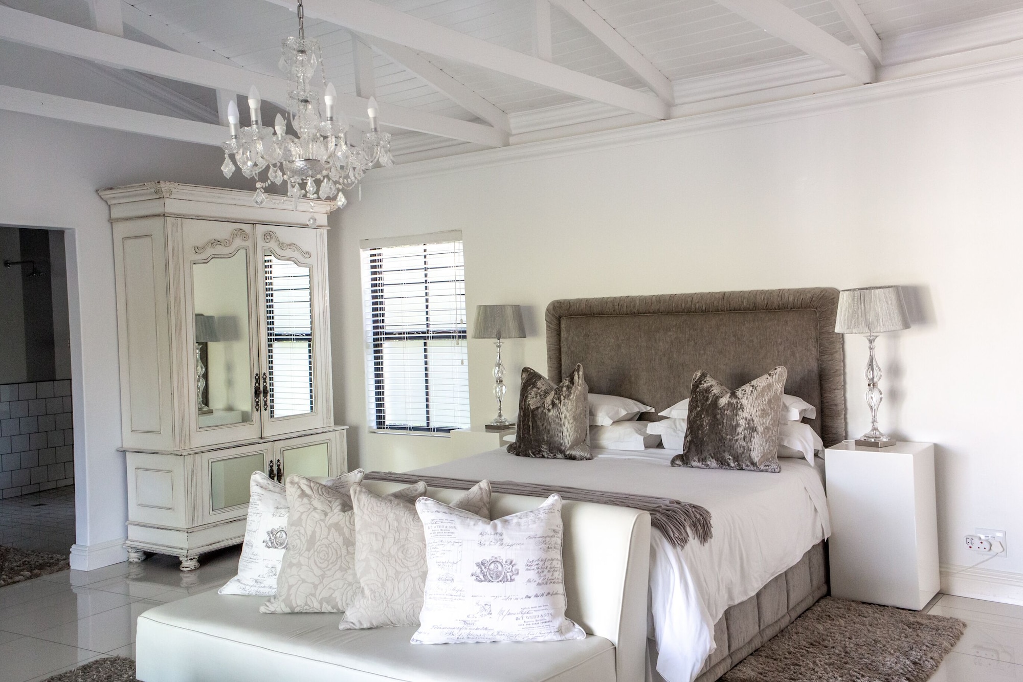 LUXURY, KING BED, GARDEN VIEW