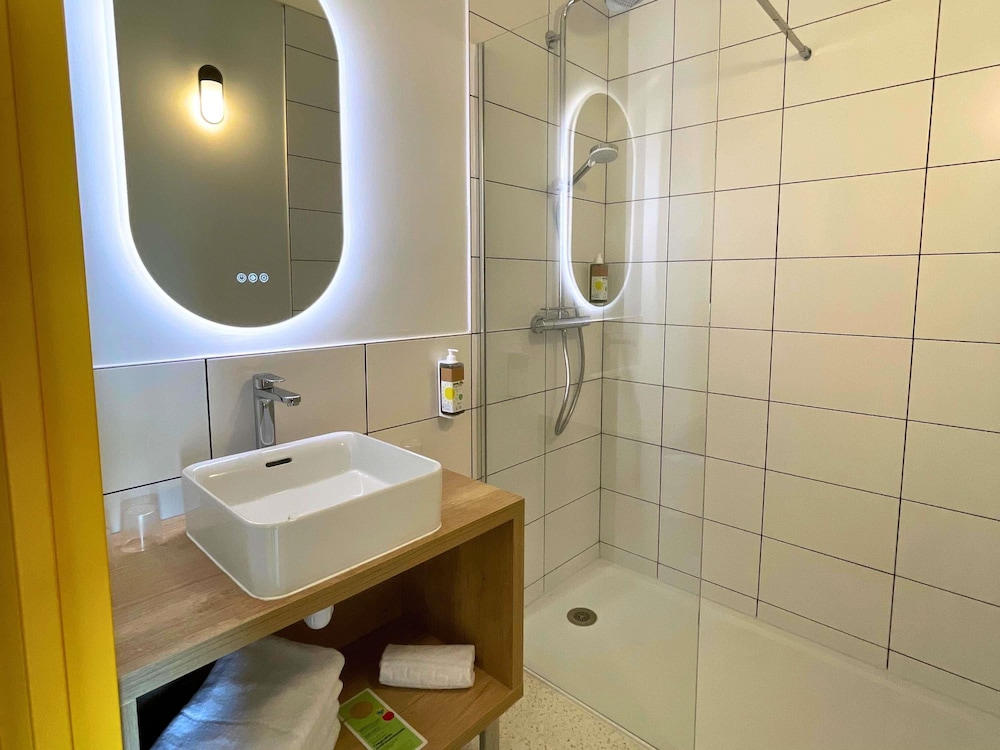 غرفة بأربعة أسرّة، greet hotel Castets Coeur des Landes 3/3
