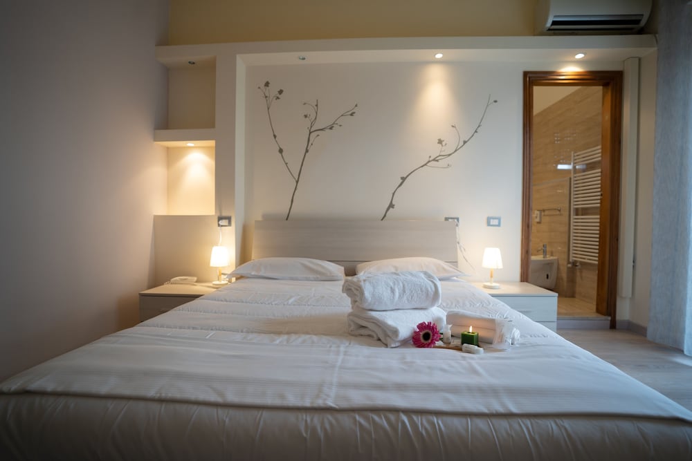 COMFORT, DOUBLE OR TWIN BED