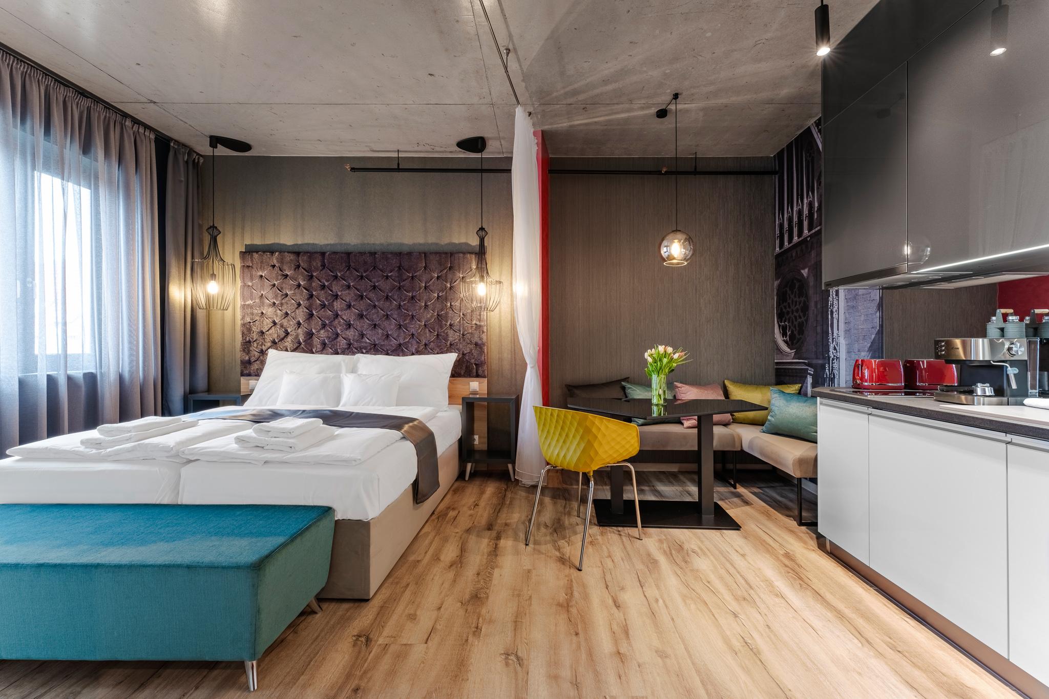 Onyx Luxury Budapest 6/28