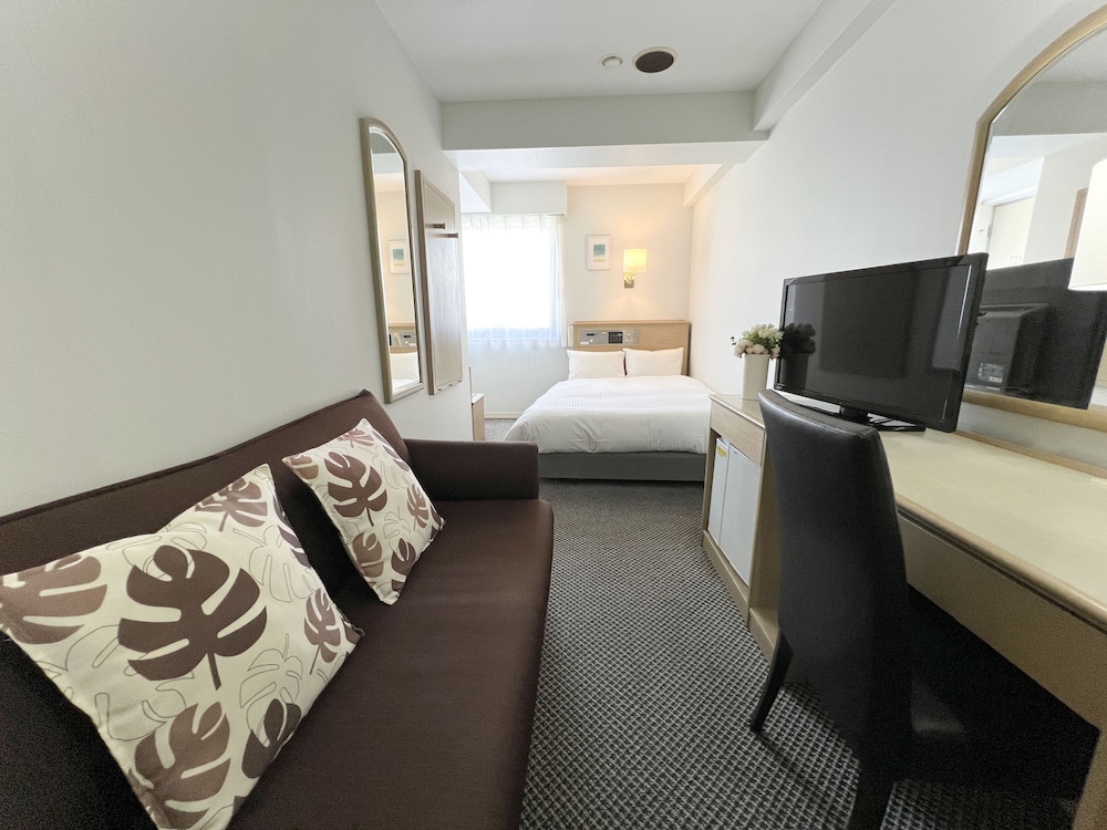 ROOM, DOUBLE BED