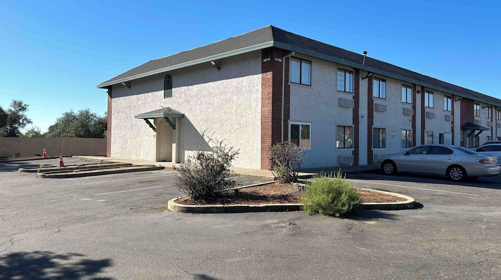 Studio6 Suites Cameron Park, CA - Folsom 32/40