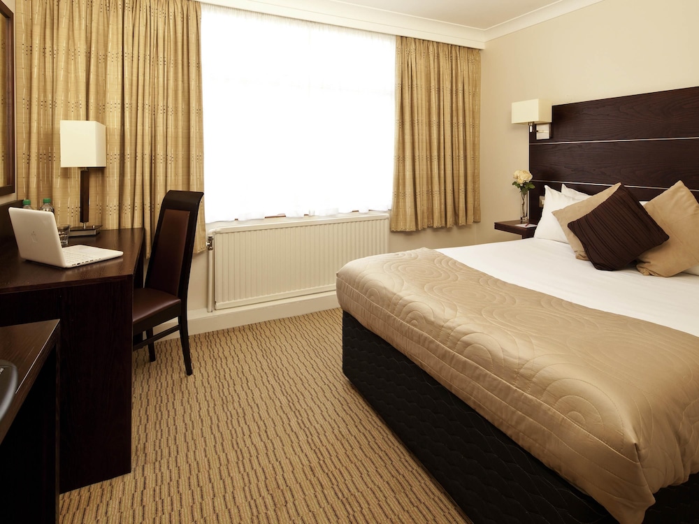 Mercure Bradford Bankfield Hotel 9/50