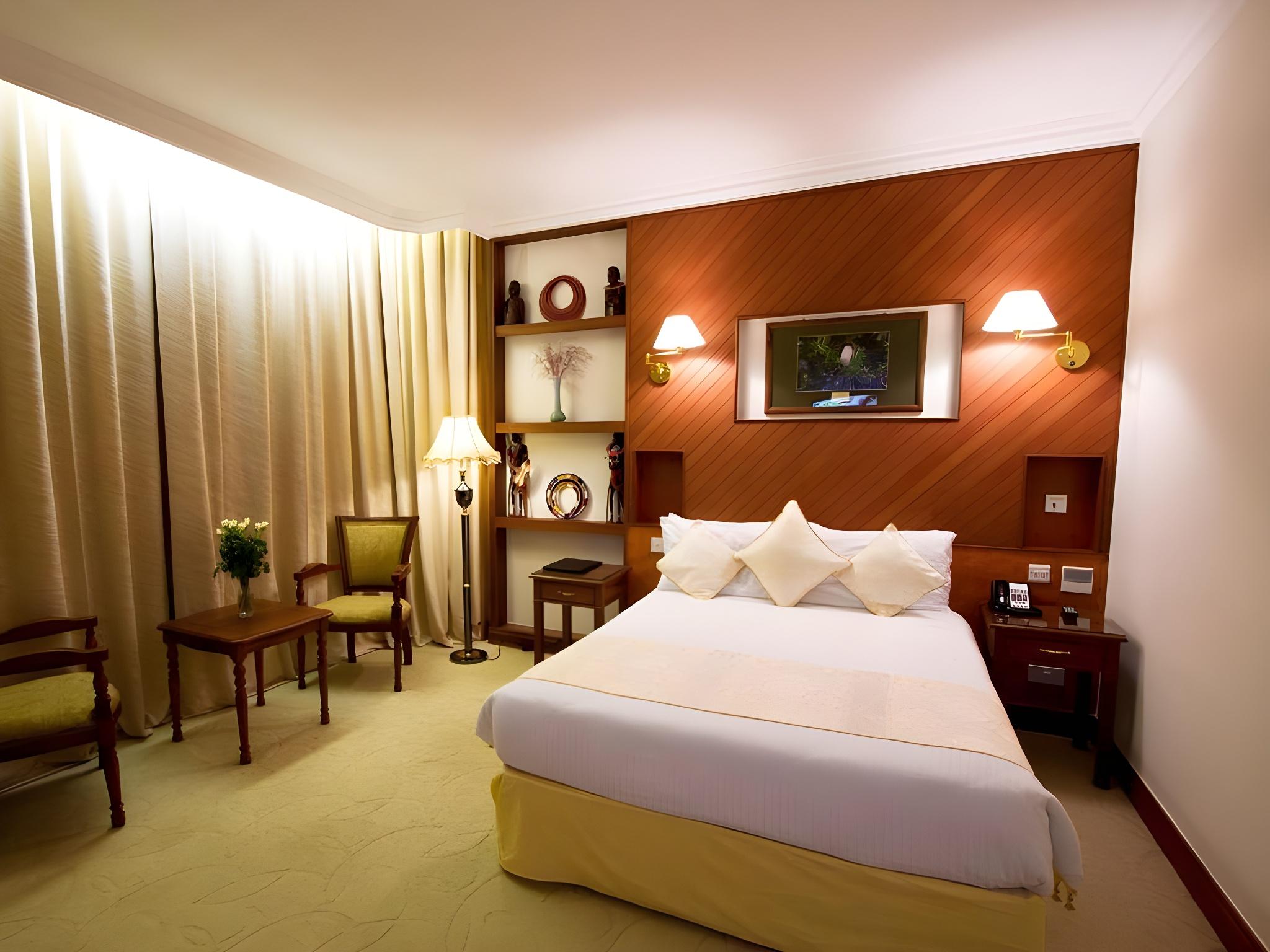 Deluxe, Queen Bed