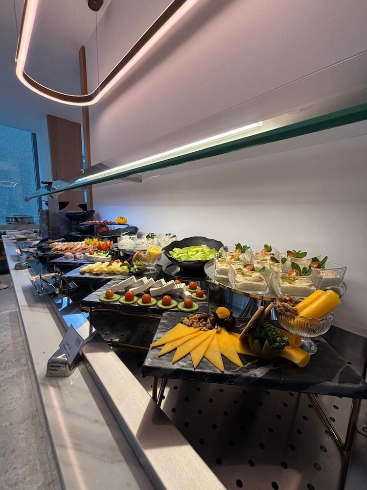 فندق فور بوينتس باي شيراتون جدة طريق الملك فهد(Four Points by Sheraton Jeddah King Fahd Road) 34/50