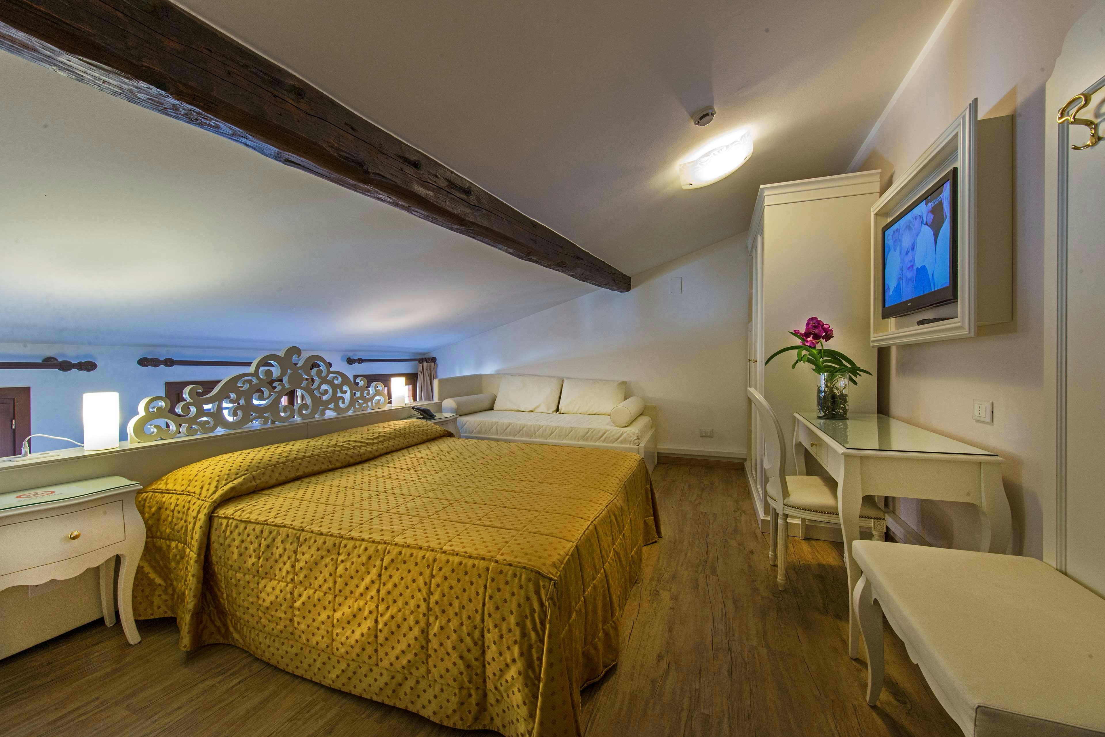 Hotel Vivit 34/50