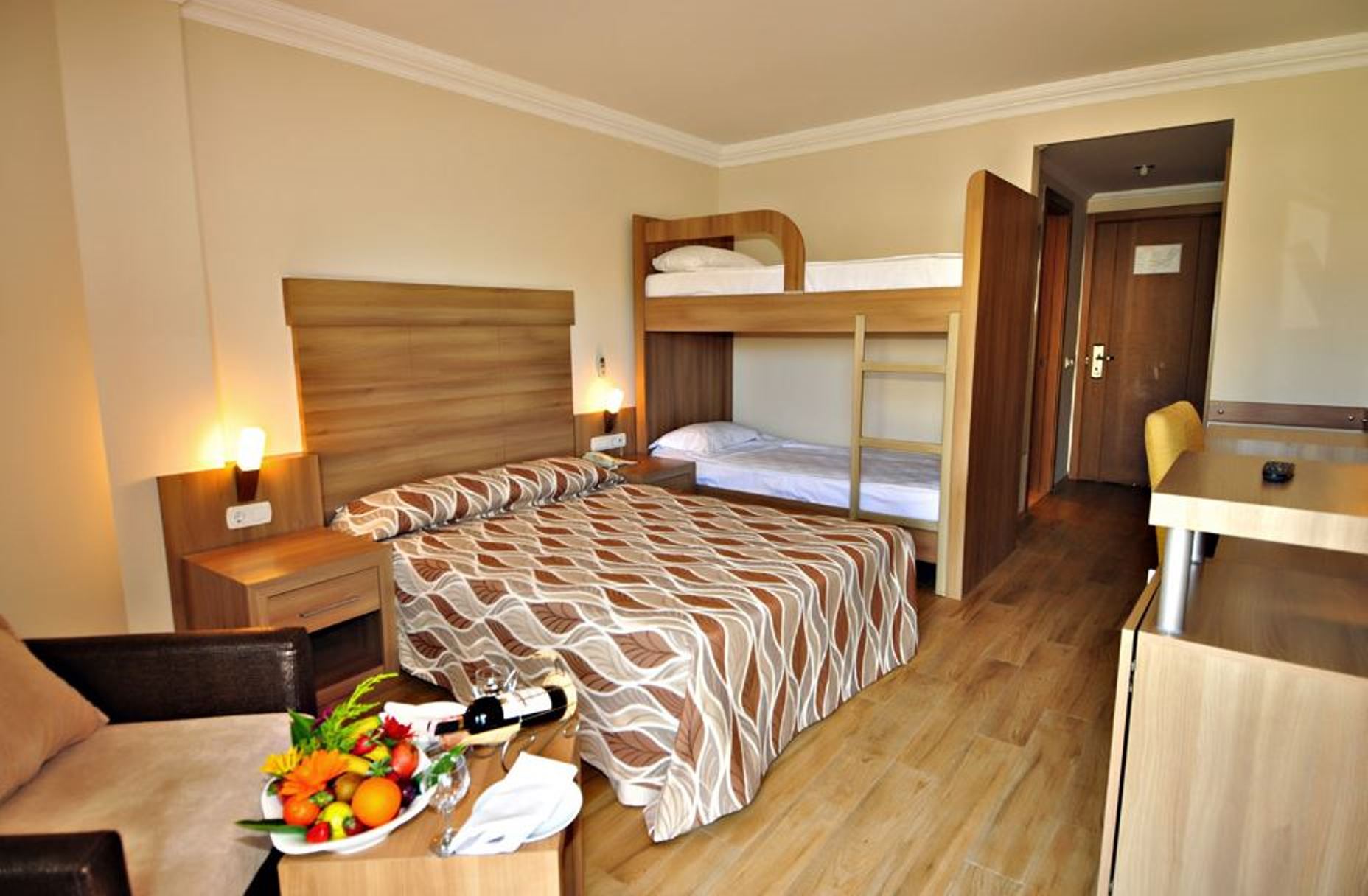 Club Side Coast Hotel 13/31