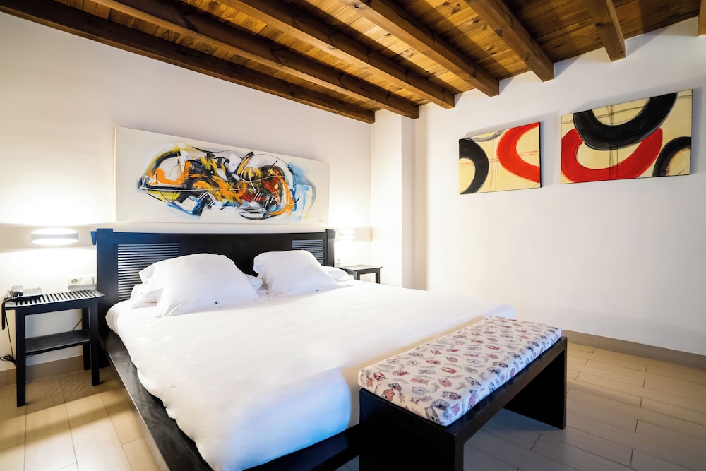 Hotel Yit Abentofail 15/50