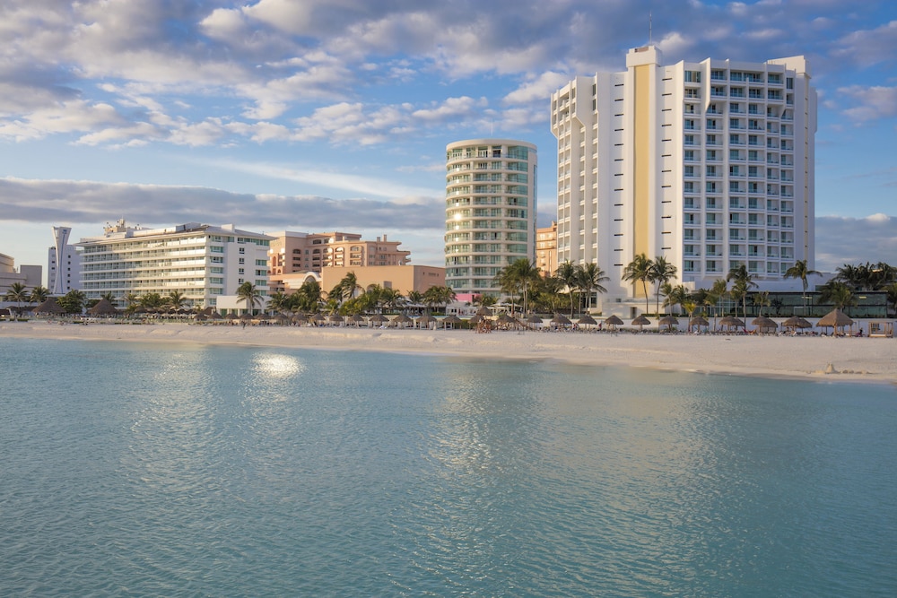 Altitude By Krystal Grand Punta Cancun All Inclusive 73/75