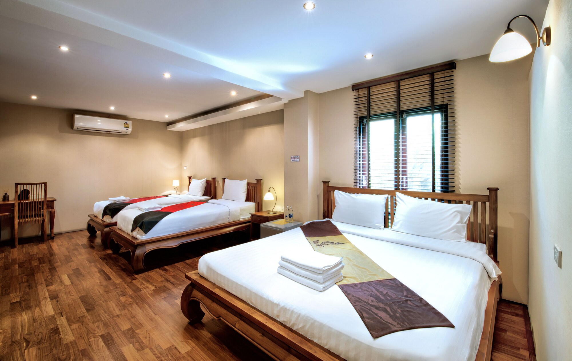 ROOM, TRIPLE