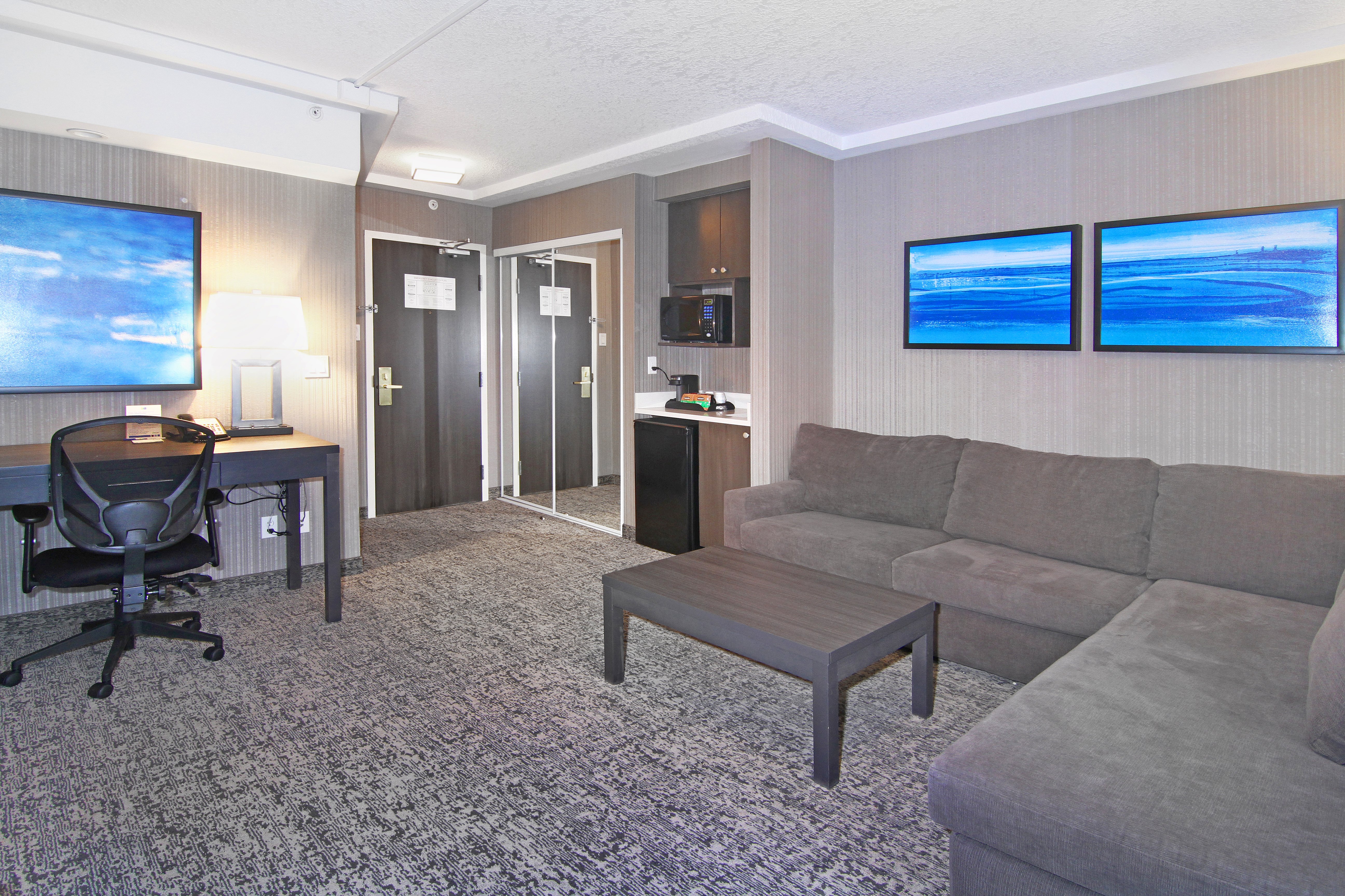 Holiday Inn Express Hotel & Suites Calgary 53/71