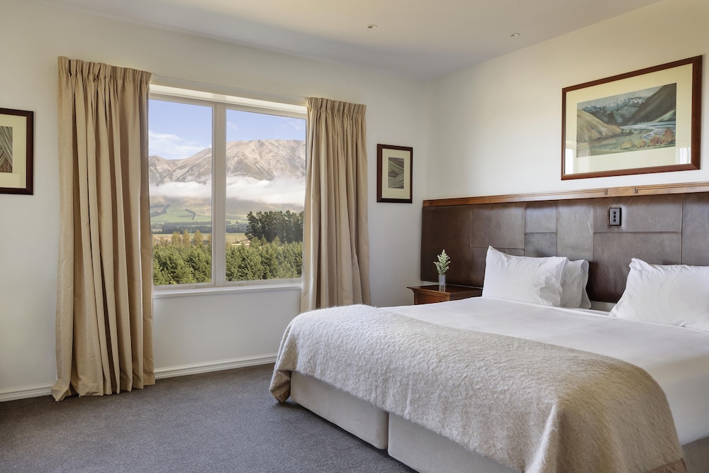 3 BEDROOMS, DELUXE, VILLA