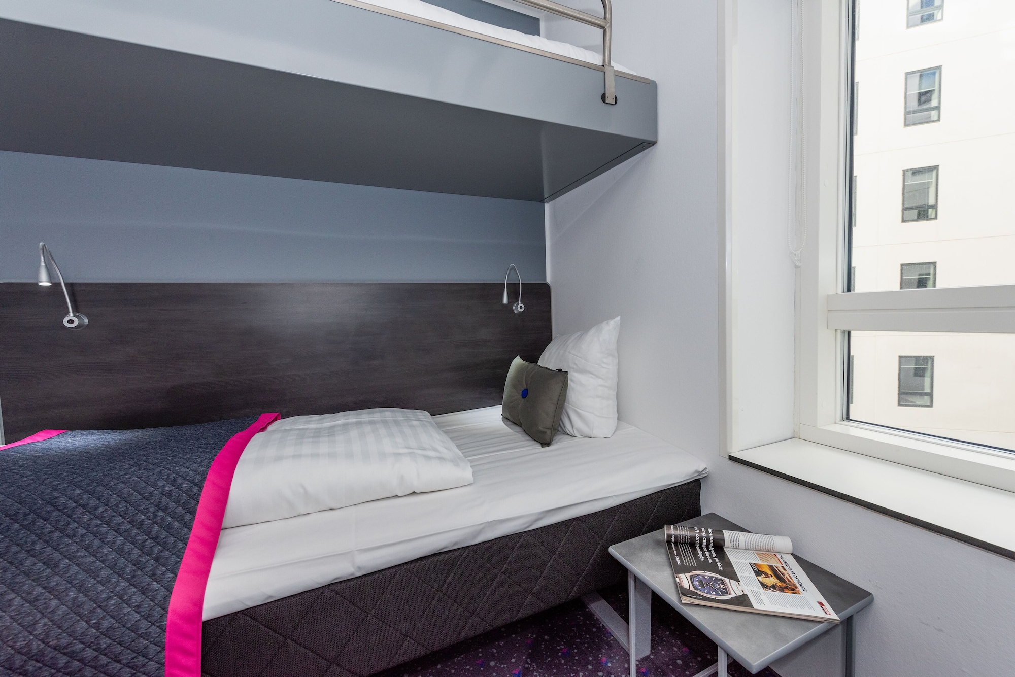 Economy, Bunk Bed