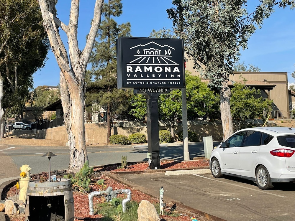 Ramona Valley Inn 10/61