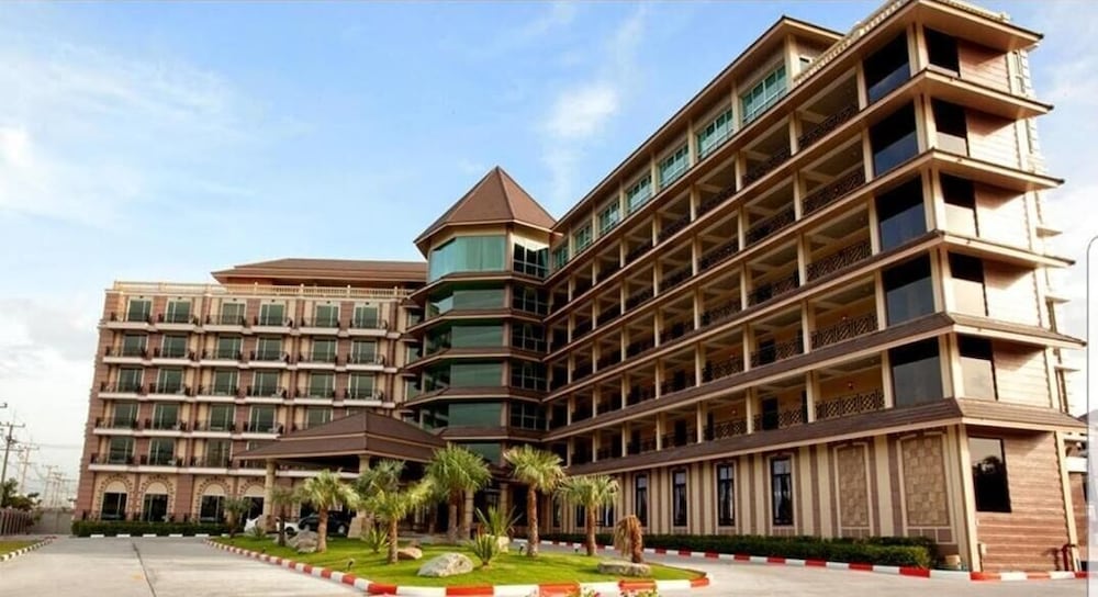 J & Y Lodge Hotel 4/24