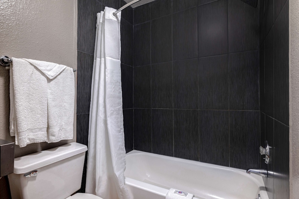 Motel6 Buttonwillow, CA - Central 48/50