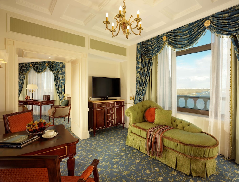 Fairmont Grand Hotel Kyiv 31/50