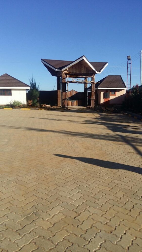 Regency Mount Kenya Hotel 17/24