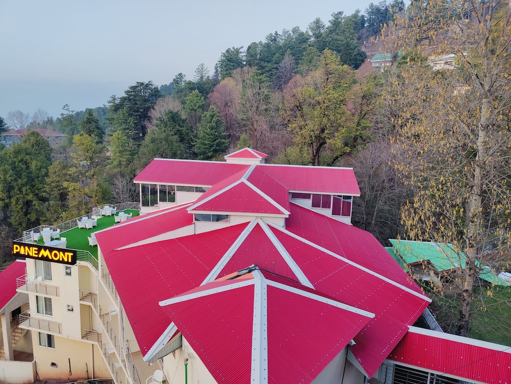 Pinemont Hotel Murree 39/57