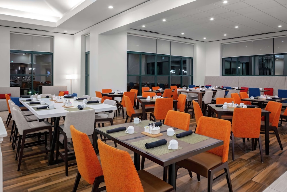 Hilton Garden Inn Atlanta Perimeter Center 40/64